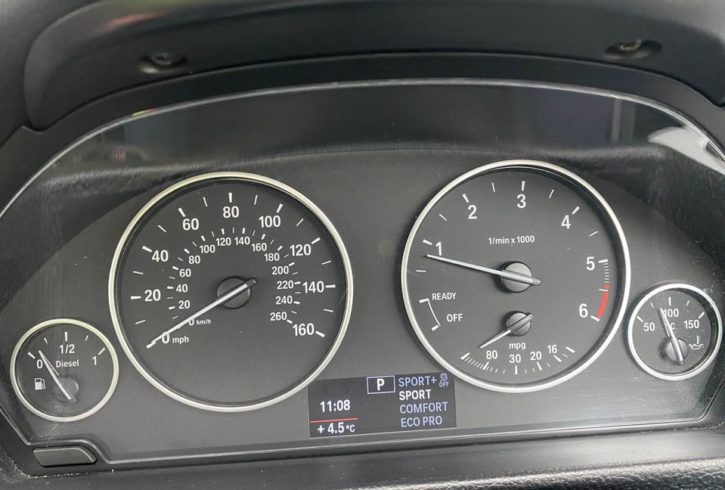 De vânzare 2013 BMW 318d in Hoddesdon - AutomobileUK Ltd