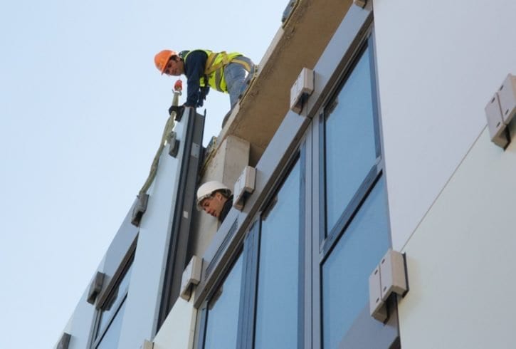 Compania T & D Glazing And Installation Ltd. angajeaza pe diferite posturi