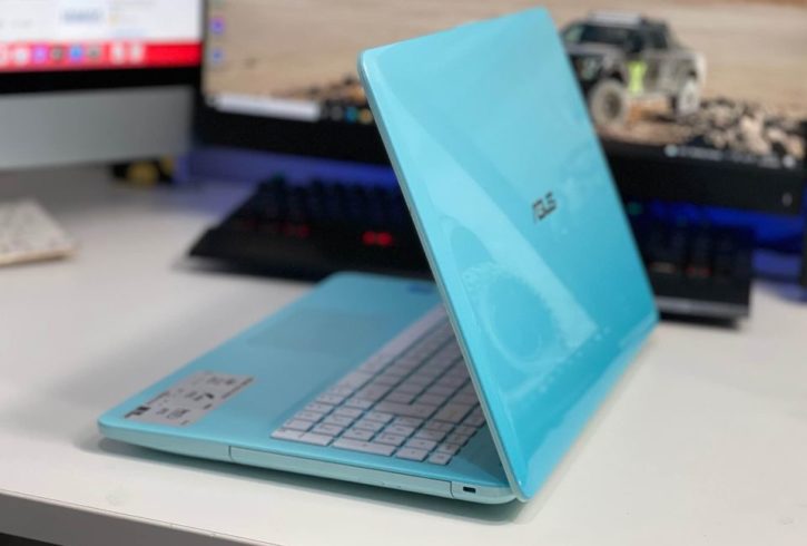 Vand Laptop Asus 15.6” in Barking, Londra