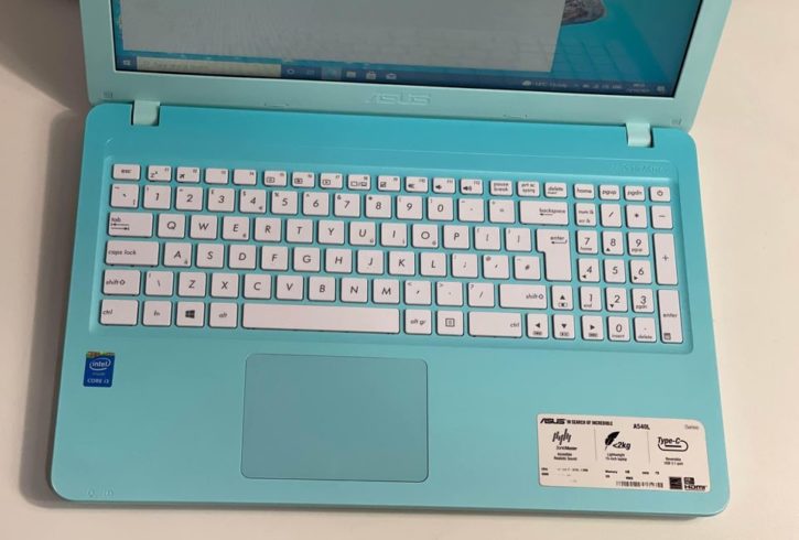 Vand Laptop Asus 15.6” in Barking, Londra