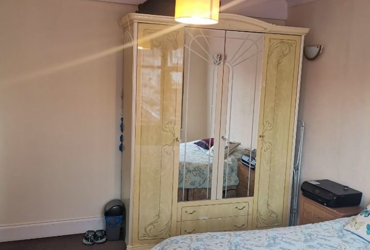 Inchiriem Camera Dubla in Burnt Oak - Londra NW9