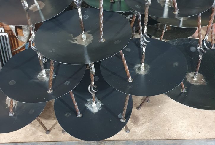 Vand Ceaune, Discuri Si Vase Din Fonta In Dangeham, Londra