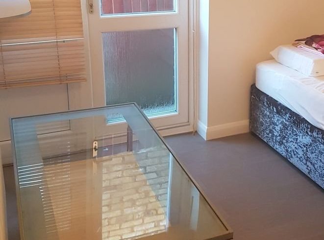 Inchiriez Camera Single in Casa 5 dormitoare in Harrow, Londra