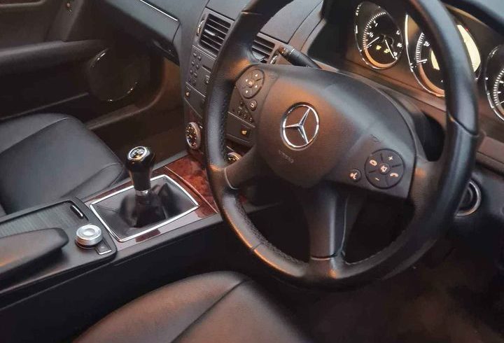 Vând Mercedes Benz C-Class Wagon din 2009 in Londra - Imagine 6