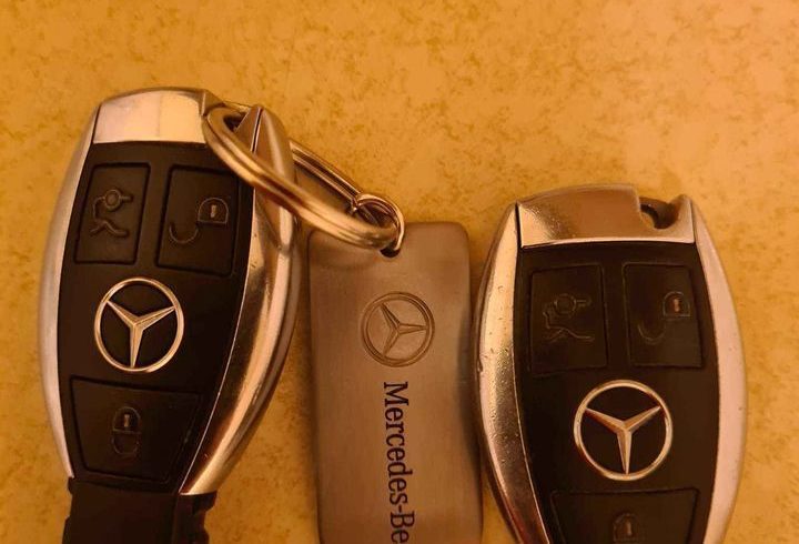 Vând Mercedes Benz C-Class Wagon din 2009 in Londra - Imagine 7