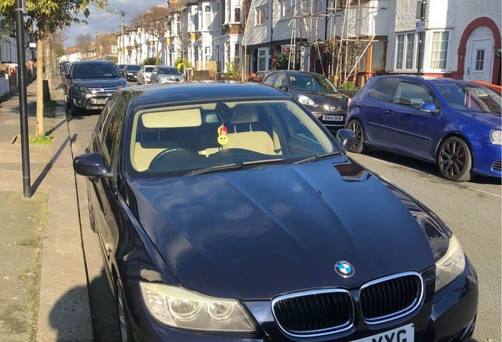 Vand Masina BMW Seria 3 din 2009 in Londra