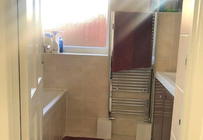 Inchiriez Camera Single in Casa 5 dormitoare in Harrow, Londra