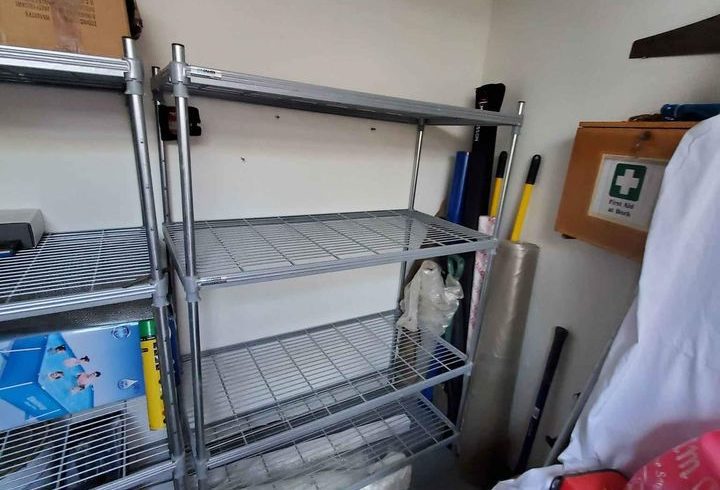 Vând Unitate de Rafturi Metalice de depozitare in Aylesbury