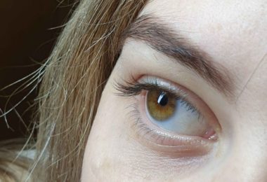 Servicii Laminare Gene in Stratford Londra - Corina