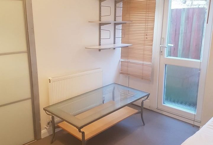 Inchiriez Camera Single in Casa 5 dormitoare in Harrow, Londra