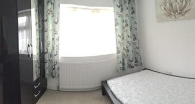 Chirie Camera Single in Cricklewood / Kilburn