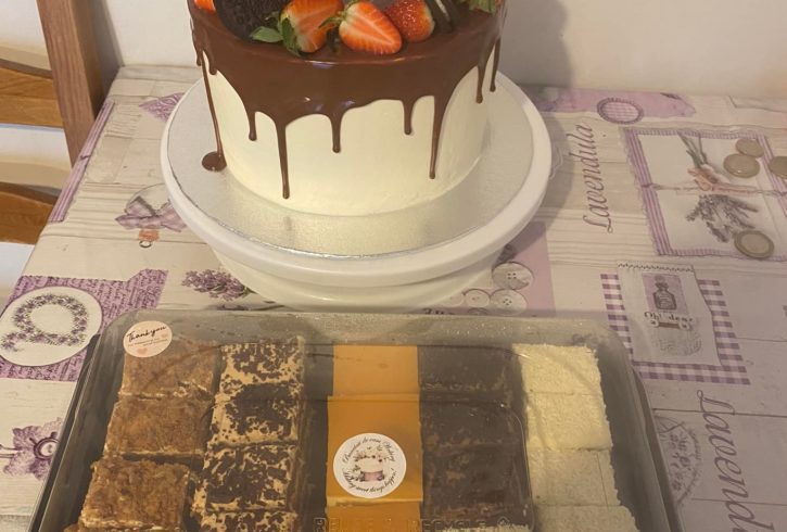 Prajituri si Torturi la Comanda in Woking, UK