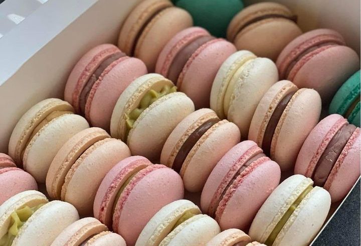 Preparam Torturi si Prajituri Candy Bar in Newbury Park, Londra