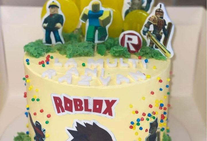 Preparam Torturi si Prajituri Candy Bar in Newbury Park, Londra