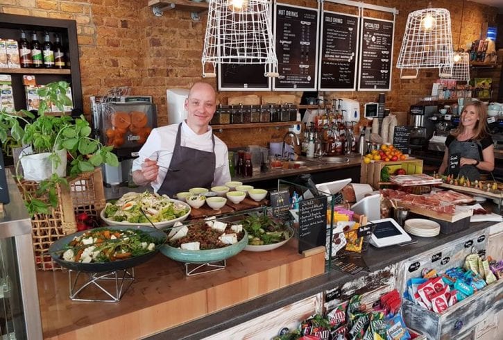 Job Manager and Kitchen Assistant - Esquires Coffee Putney Londra SW1