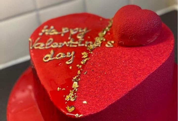 Preparam Torturi si Prajituri Candy Bar in Newbury Park, Londra