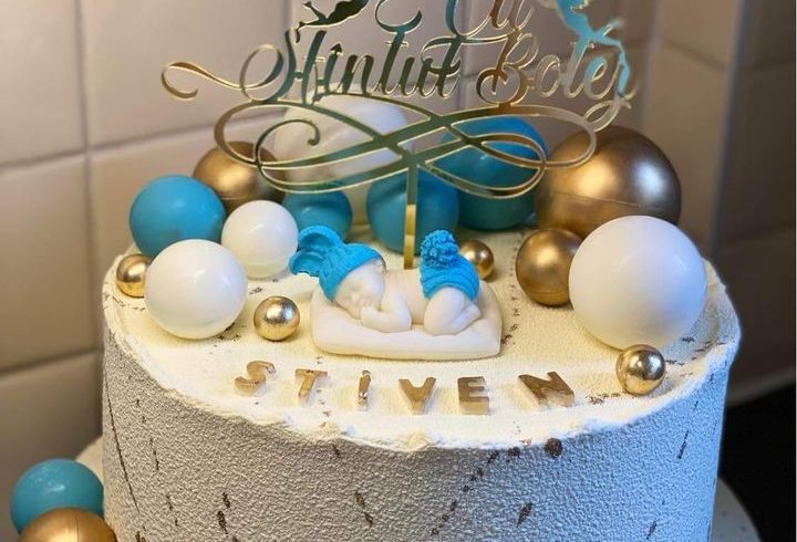 Preparam Torturi si Prajituri Candy Bar in Newbury Park, Londra