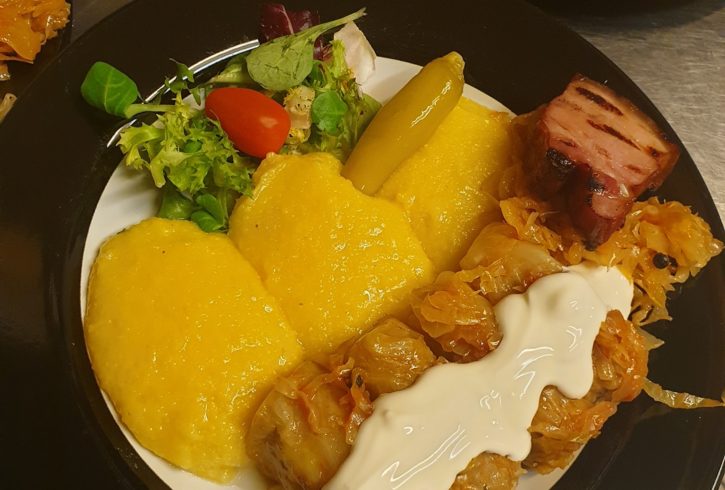 Restaurant Bucatarul Vesel in Romford, Londra