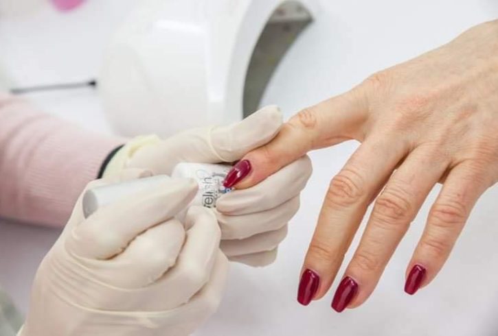 Servicii Cosmetice, Manichiura si Gene in Tooting Bec, Londra