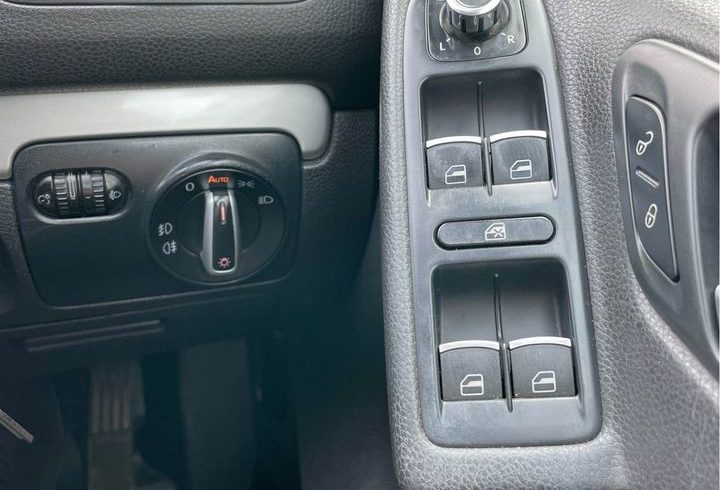 Vand Auto Volkswagen Golf GT 2.0 TDI 140 din 2009 in Londra