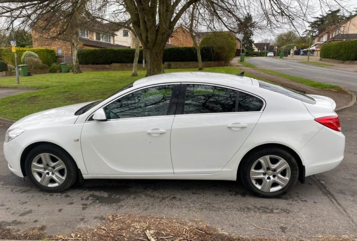 Vand Auto Vauxhall Insignia din anul 2011 in Hoddesdon