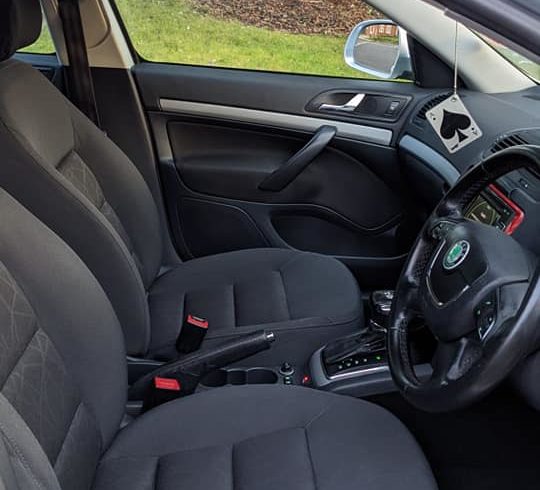 Vand Auto Skoda Octavia Sedan din 2012 in South Croydon, Londra