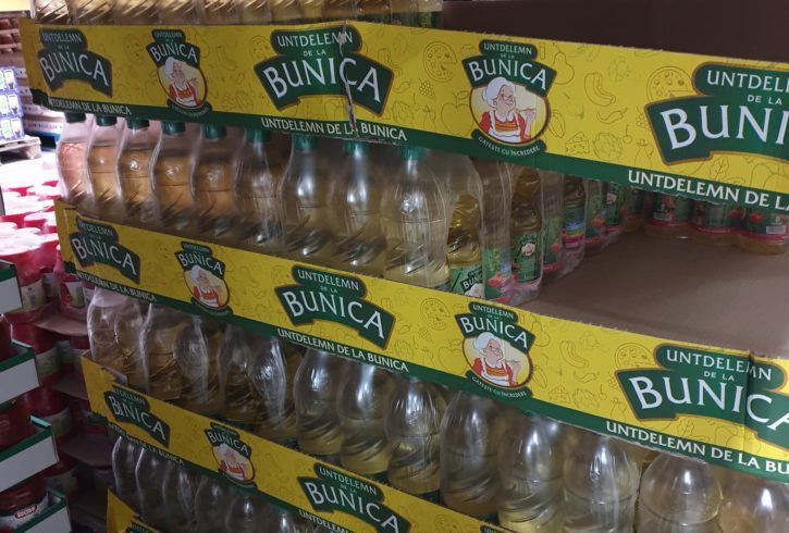 Magazin Traditional Romanesc in Kidderminster Clock Tower, UK