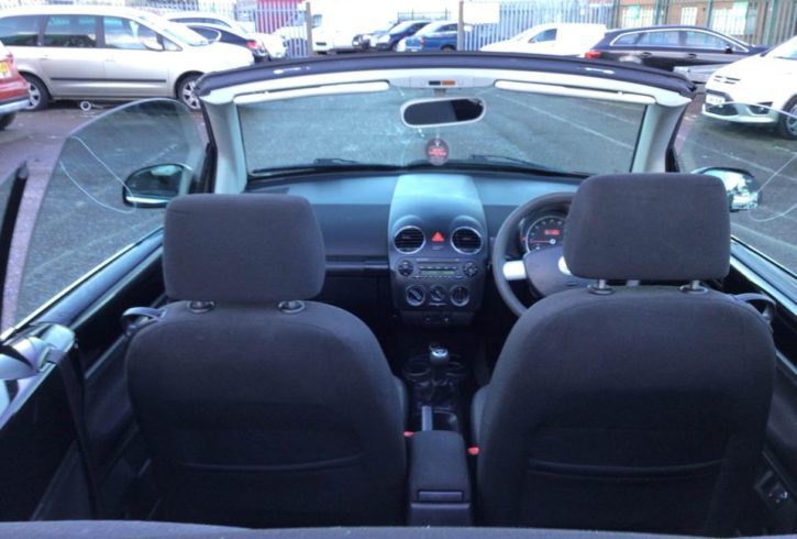 Vand Auto Volkswagen Beetle din 2007 in Londra, UK