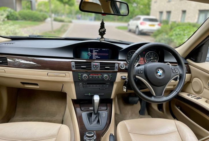 Vand Auto BMW Seria 3 Sedan din 2010 in Londra