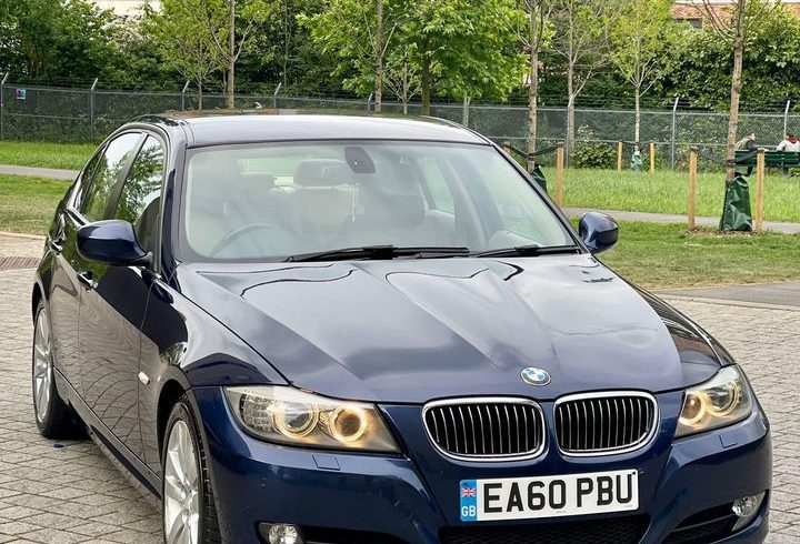 Vand Auto BMW Seria 3 Sedan din 2010 in Londra
