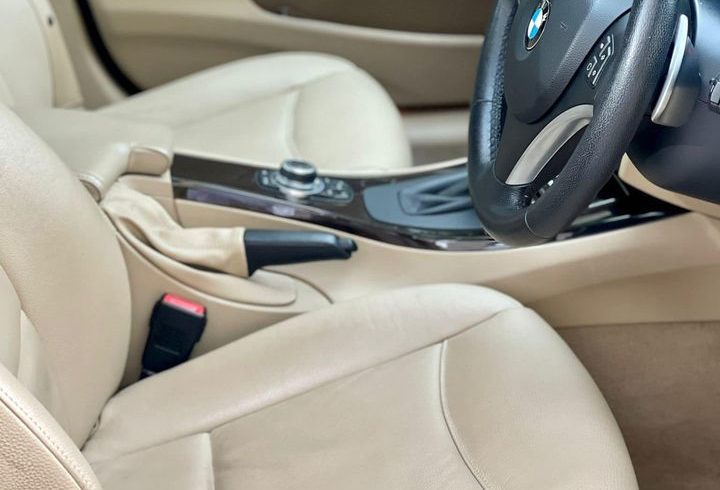 Vand Auto BMW Seria 3 Sedan din 2010 in Londra