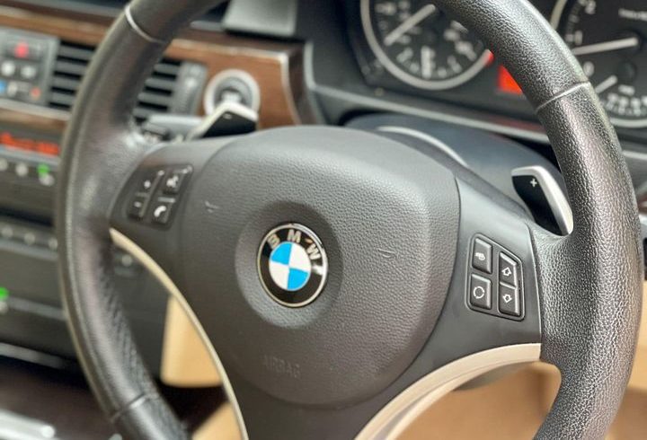 Vand Auto BMW Seria 3 Sedan din 2010 in Londra