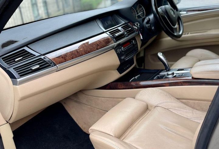 Vand Auto BMW X5 SUV din 2008 in Londra