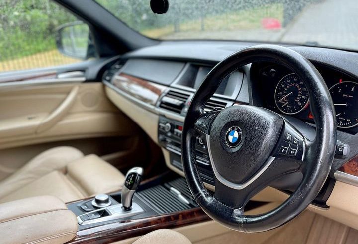 Vand Auto BMW X5 SUV din 2008 in Londra