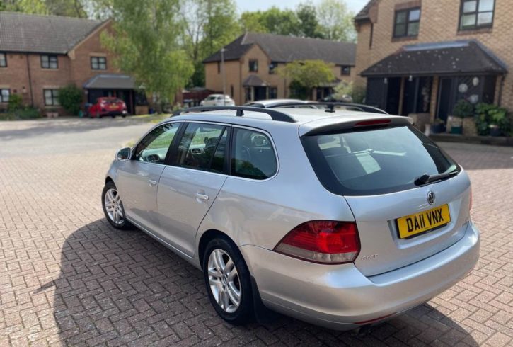 Vand Volkswagen Golf mk 6 1.6 diesel din 2011 in Hatfield, UK