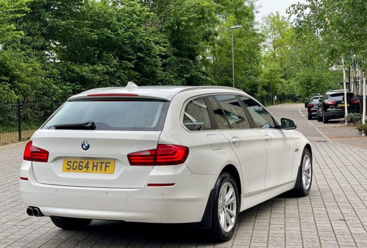 Vand Auto BMW Seria 5 Wagon din 2014 in Wembley, Londra