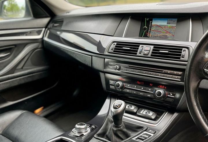 Vand Auto BMW Seria 5 Wagon din 2014 in Wembley, Londra