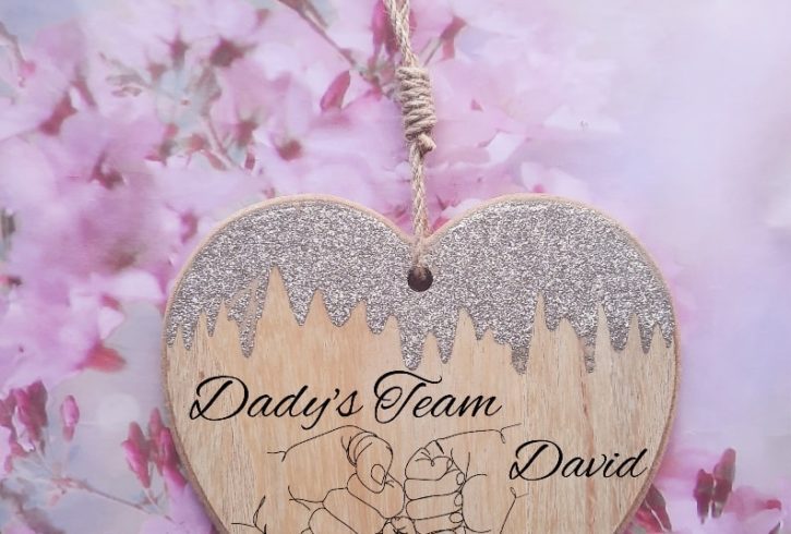 Engraved Gifts Shop Personalizeaza Cadouri prin Gravare in Lemn