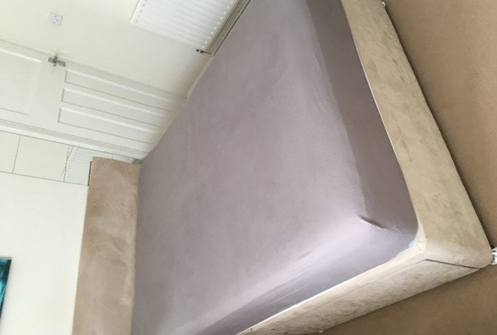 Vand pat dublu cu saltea inclusa