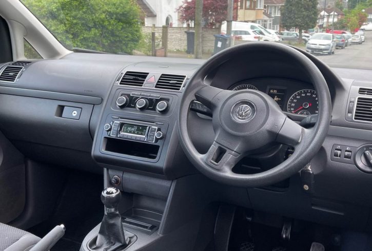 Vand Auto Volkswagen Touran din 2011 in Birmingham, UK