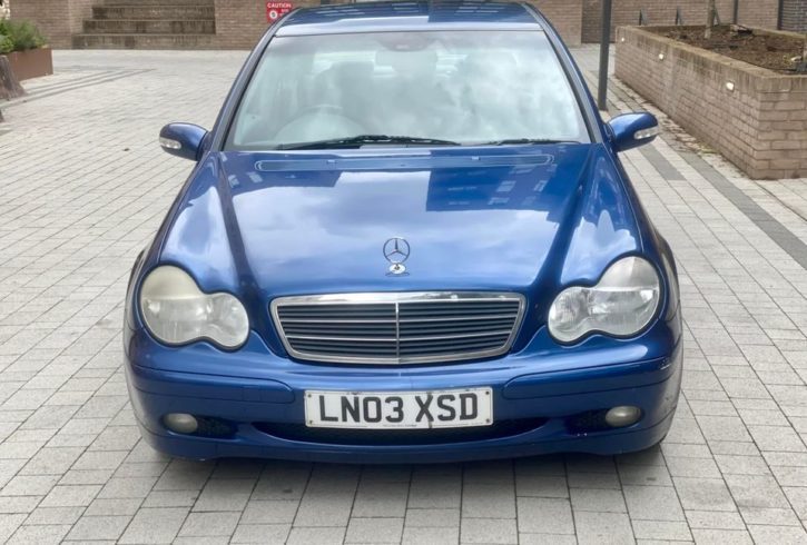 Vand Auto Mercedes Benz C-Class Sedan din 2004 in Londra