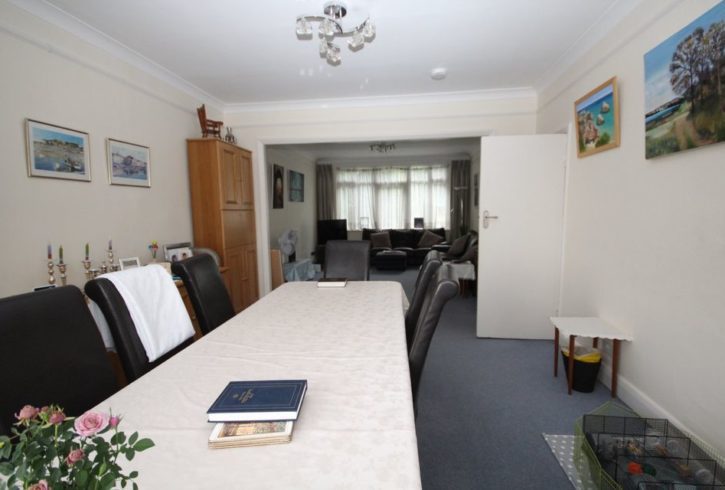 De inchiriat Casa cu 5 Dormitoare in Edgware, Londra