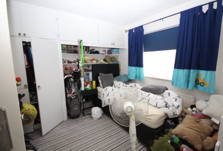 De inchiriat Casa cu 5 Dormitoare in Edgware, Londra