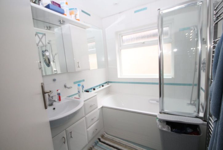 De inchiriat Casa cu 5 Dormitoare in Edgware, Londra