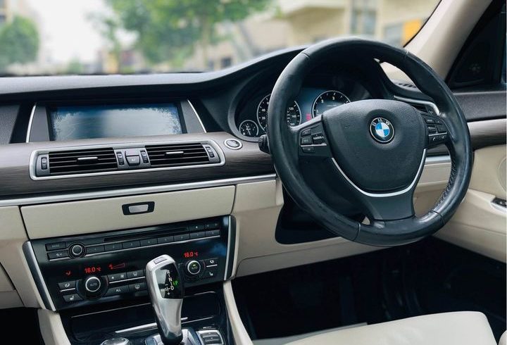 Vand Auto BMW 530 GT din 2010 in Londra