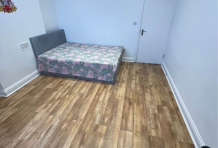 Dau in Chirie Camera Double in Ilford, Londra