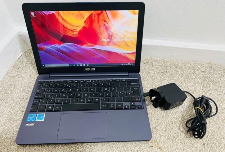 Vand Laptop Asus E203N in Milton Keynes, UK