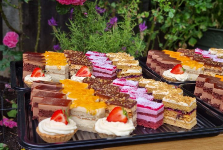 Prajituri si Torturi la Comanda in Queensbury, Londra