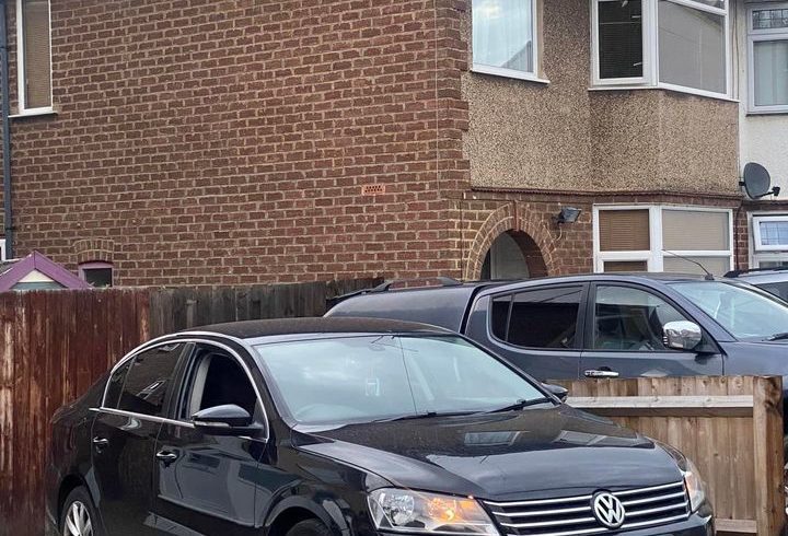 Vand Auto Volkswagen Passat Sedan din 2011 in Northampton, UK