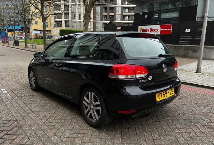 Vand Auto Volkswagen Golf din 2010 in Londra